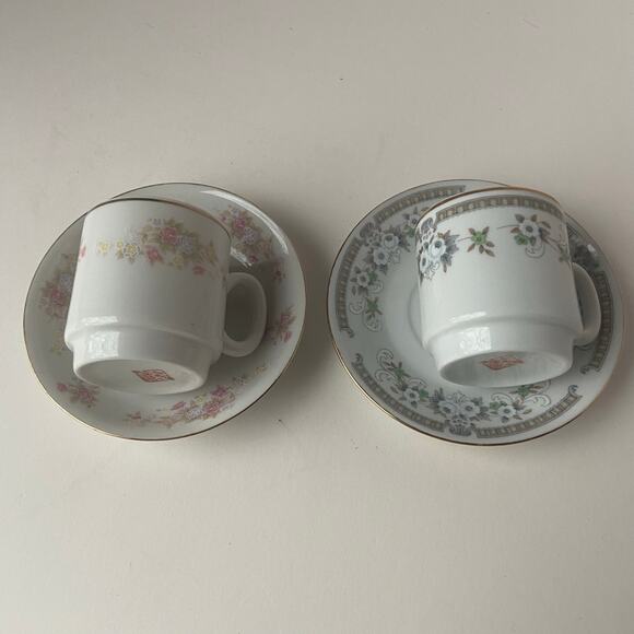 2 Demitasse Cup and Saucer China Floral Pink Gray Bone? Delicate Vintage - Picture 4 of 9